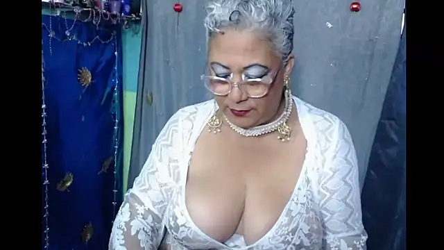 MarilinCarolina online show from 12, 1, 2025