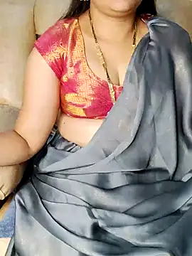 Traditional Housewife  online show from 17, 2, 2025