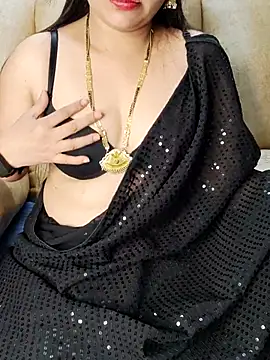 Traditional Housewife  online show from 18, 3, 2025