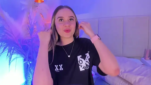 sofia pamela online show from 11, 3, 2025