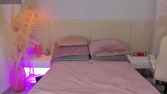 sofia pamela online show from 13, 9, 2025