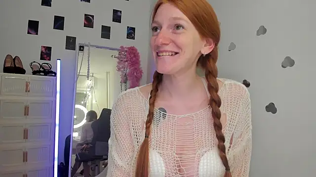 Aliceginger99 online show from 19, 5, 2026