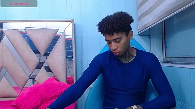 sexy blacks  online show from 19, 9, 2025