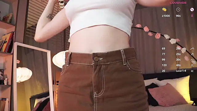 askaudrey  online show from 25, 2, 2025