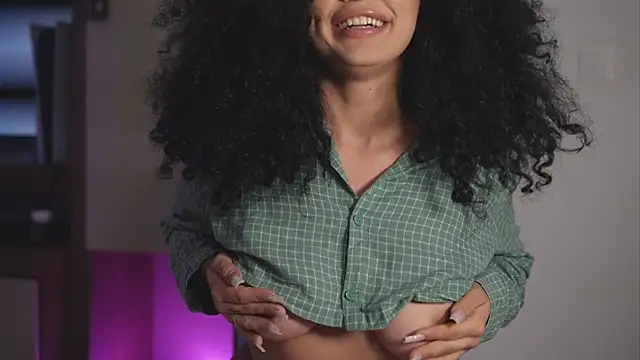 Snapshot of Moan4u chatting on 22, 9, 2025 Moan4u online show from 22, 9, 2025