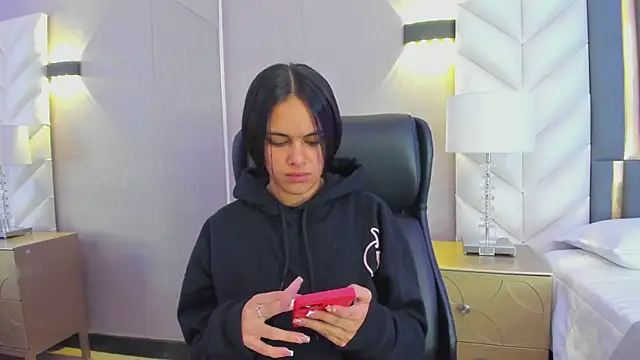 ChloeHarper  online show from 19, 1, 2026