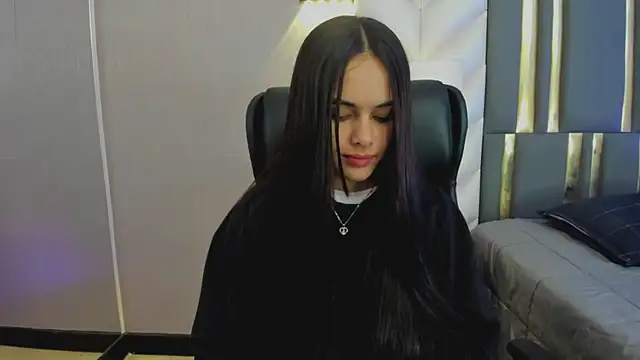 ChloeHarper  online show from 16, 4, 2026