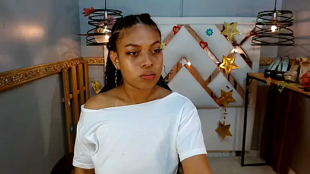 Naomi Tylers online show from 12, 9, 2025