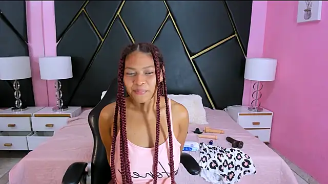 Naomi Tylers online show from 25, 10, 2025