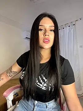 Snapshot of violet-333 chatting on 31, 10, 2025 violet-333 online show from 31, 10, 2025