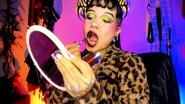 irregular fetish  online show from 17, 7, 2026