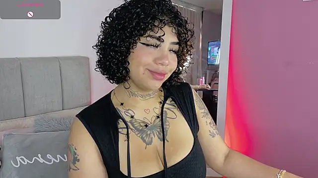 foxxy-lov3 online show from 18, 11, 2025