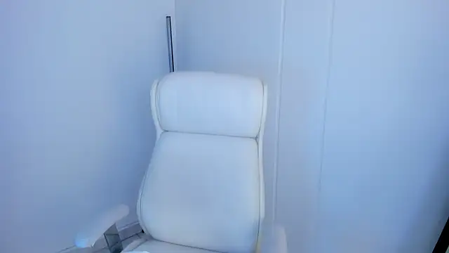 dominique21  online show from 30, 10, 2025