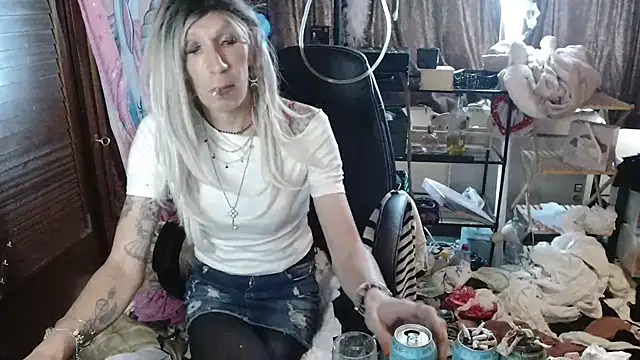 Ombeline1 online show from 9, 10, 2025