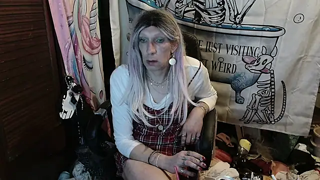 Ombeline1 online show from 5, 3, 2026