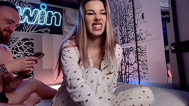 niki7377 online show from 12, 3, 2025