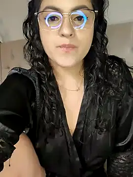 Lia Hurley online show from 22, 12, 2024