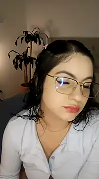 Lia Hurley online show from 24, 12, 2024