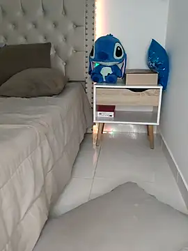 Lia Hurley online show from 15, 3, 2025