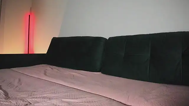 Midnight Mi online show from 16, 2, 2025