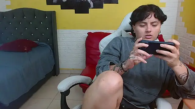 isabeautyx19 online show from 9, 4, 2026