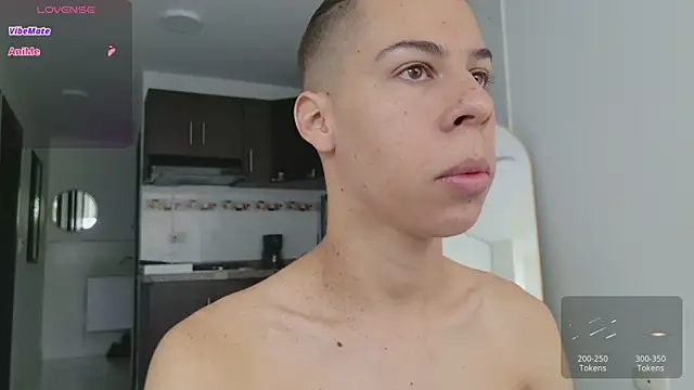 Snapshot of grey___27 chatting on 8, 3, 2026 grey 27 online show from 8, 3, 2026