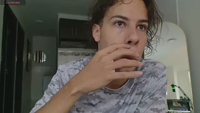 Snapshot of grey___27 chatting on 14, 4, 2026 grey 27 online show from 14, 4, 2026