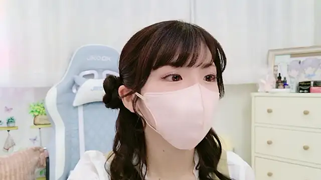 -minami- online show from 2, 10, 2025