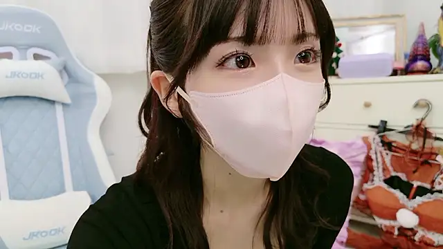 -minami- online show from 23, 11, 2025