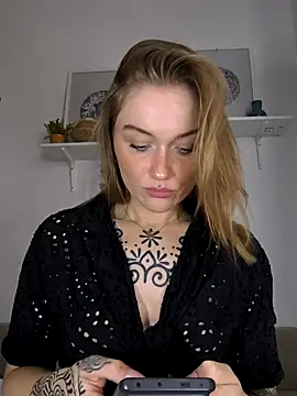 Goldloeckchen159 online show from 19, 10, 2025