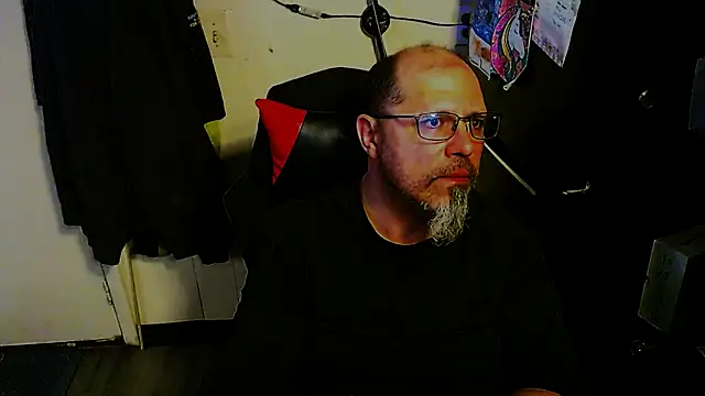 Snapshot of KrazyLegz chatting on 19, 3, 2026 KrazyLegz online show from 19, 3, 2026