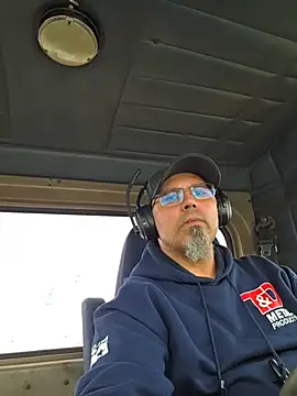 Snapshot of KrazyLegz chatting on 27, 3, 2026 KrazyLegz online show from 27, 3, 2026