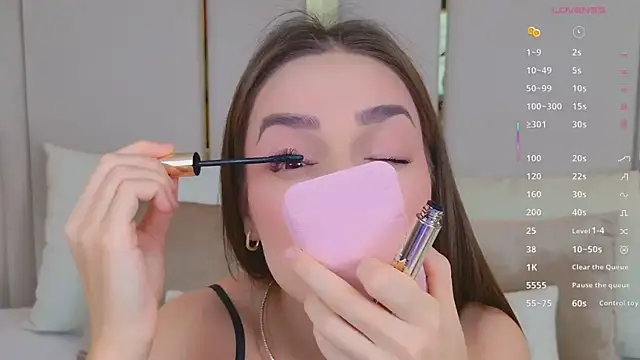 Snapshot of BellaHalles chatting on 4, 3, 2026 BellaHalles online show from 4, 3, 2026