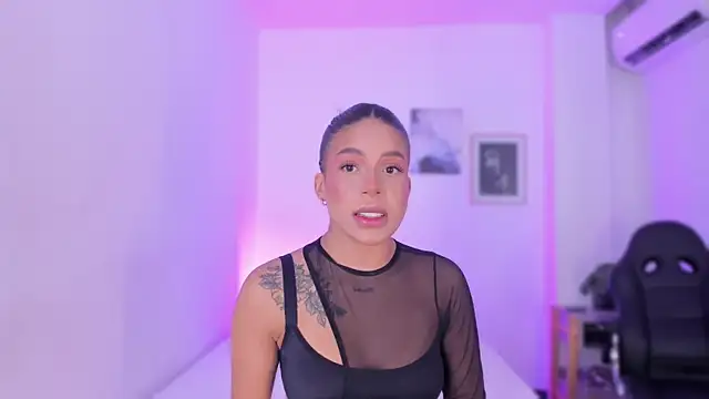 emelie 89 online show from 12, 2, 2025