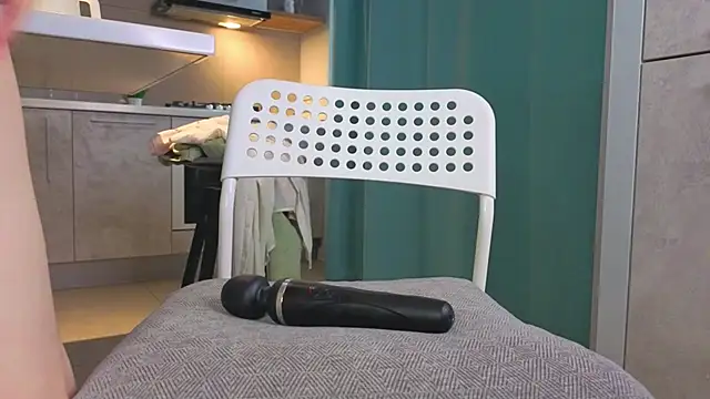 DonnaBurkee online show from 9, 4, 2026