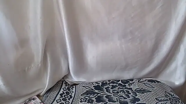 Burberrry  online show from 13, 9, 2025