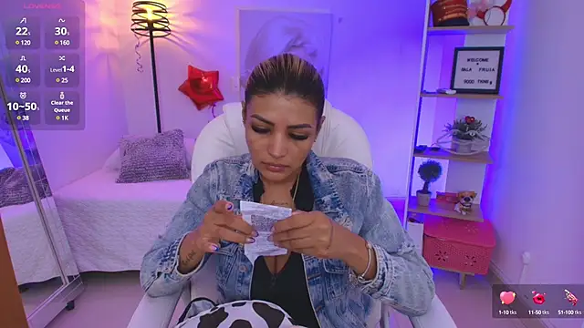 SALOOMEE   online show from 8, 3, 2025