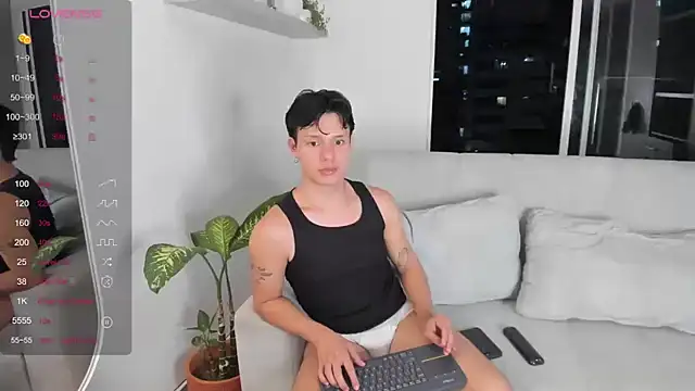 Snapshot of Alexxblue chatting on 5, 12, 2024 Alexxblue online show from 5, 12, 2024