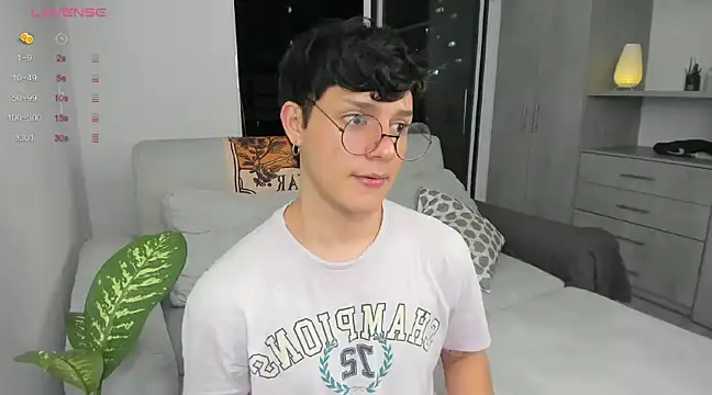 Snapshot of Alexxblue chatting on 22, 12, 2024 Alexxblue online show from 22, 12, 2024