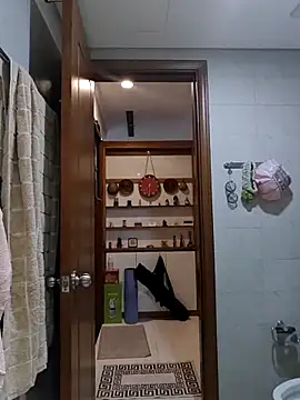 Snapshot of horny_slavedog chatting on 17, 11, 2025 horny slavedog online show from 17, 11, 2025