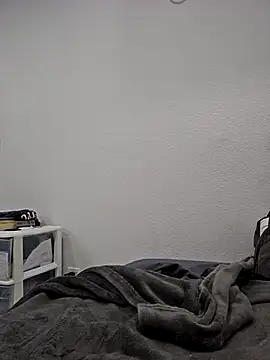 Iliketocooksquirt25 online show from 17, 9, 2025