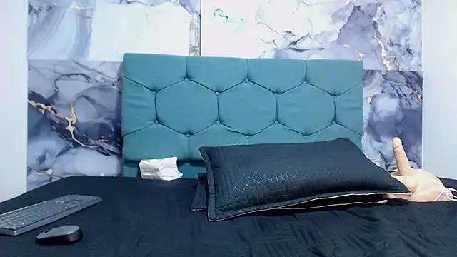 alexa pariss online show from 4, 3, 2026