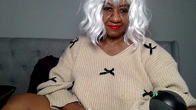 BreanaDivine online show from 4, 1, 2025