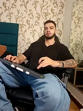 Snapshot of Michael_magno chatting on 11, 5, 2026 Michael magno online show from 11, 5, 2026