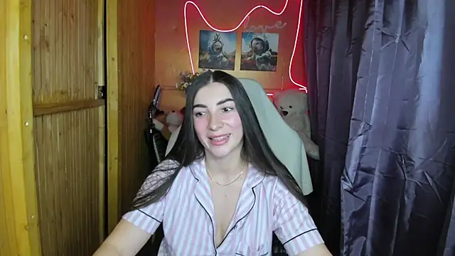 Snapshot of Fiery_Brunette_ chatting on 23, 1, 2025 Fiery Brunette online show from 23, 1, 2025