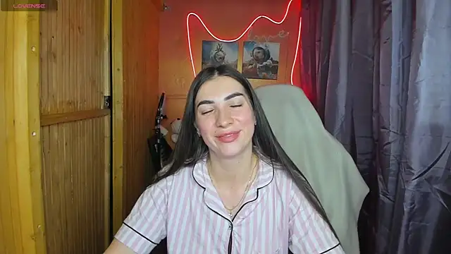 Snapshot of Fiery_Brunette_ chatting on 20, 2, 2025 Fiery Brunette online show from 20, 2, 2025