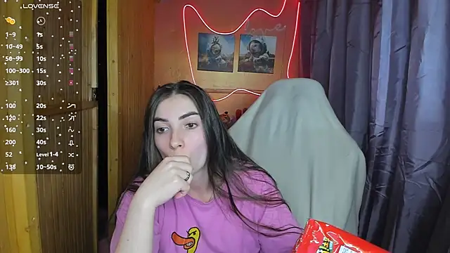 Snapshot of Fiery_Brunette_ chatting on 24, 2, 2025 Fiery Brunette online show from 24, 2, 2025