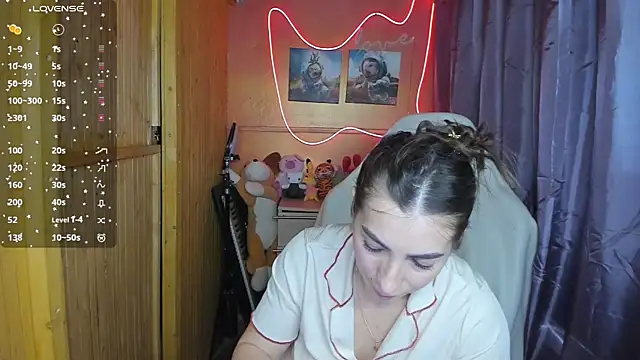 Snapshot of Fiery_Brunette_ chatting on 25, 2, 2025 Fiery Brunette online show from 25, 2, 2025