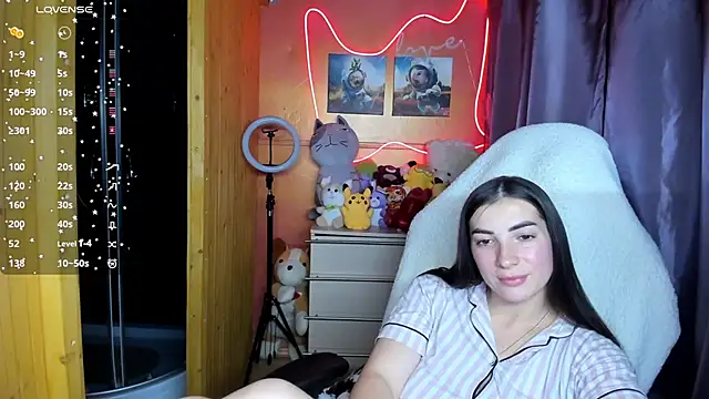 Snapshot of Fiery_Brunette_ chatting on 23, 9, 2025 Fiery Brunette online show from 23, 9, 2025