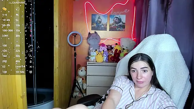 Snapshot of Fiery_Brunette_ chatting on 7, 10, 2025 Fiery Brunette online show from 7, 10, 2025